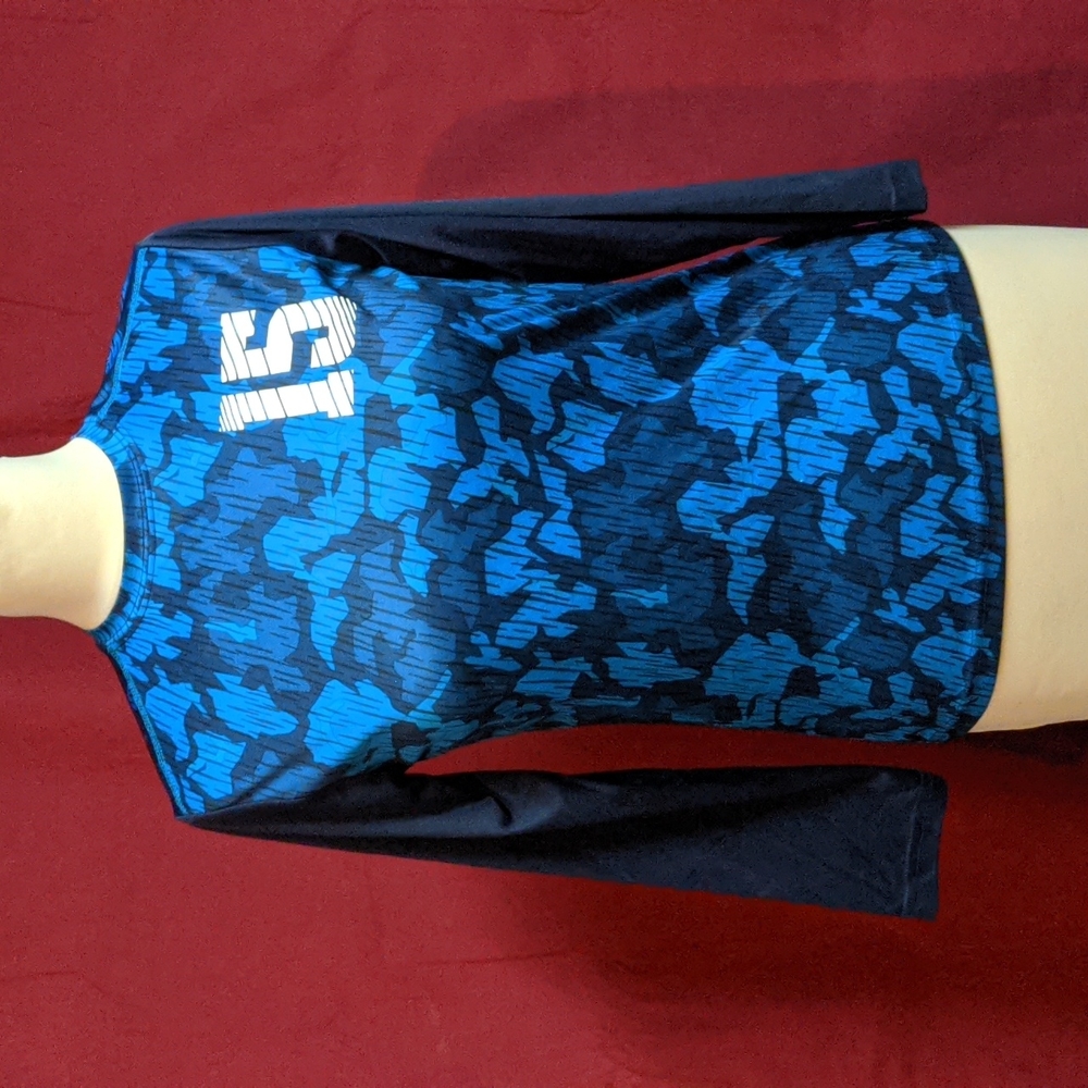 Childrens Place long sleeve athletic shirt Large